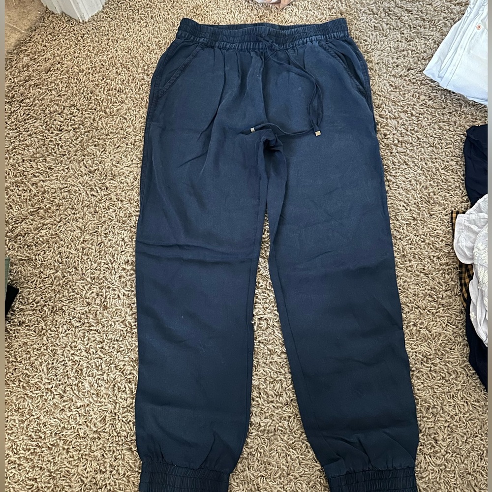 Size Medium linen jogger pants. Like new!